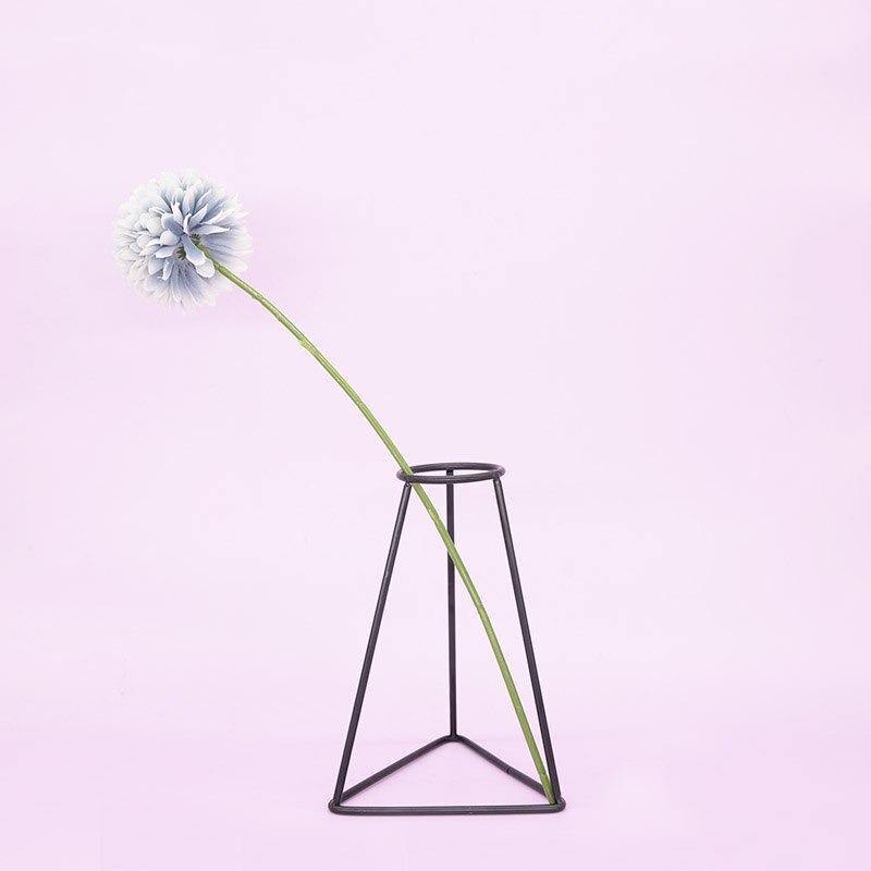 Minimal Iron Line Vase Holder H | Sage & Sill