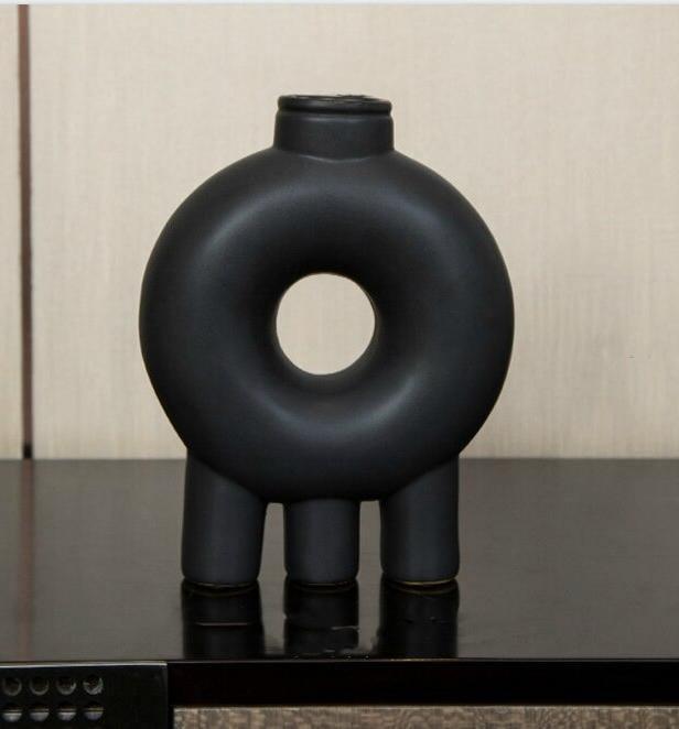 Donut Flower Vase Black / Medium | Sage & Sill