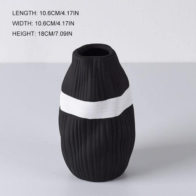 Contrast Ribbon Textured Ceramic Vase Black | Sage & Sill