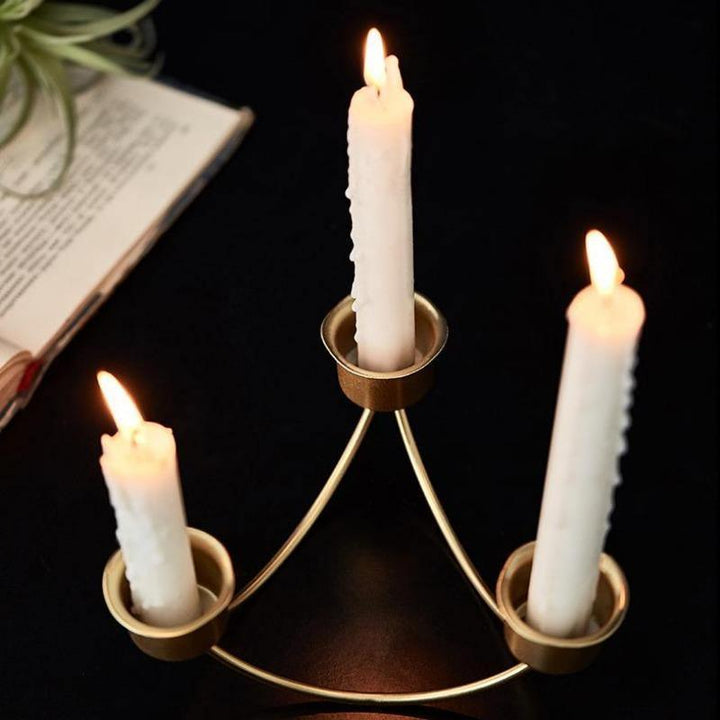 Candelabros y candelabros cónicos de hierro de Mondrian