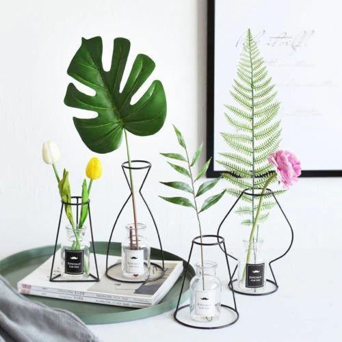 Minimal Iron Line Vase Holder | Sage & Sill